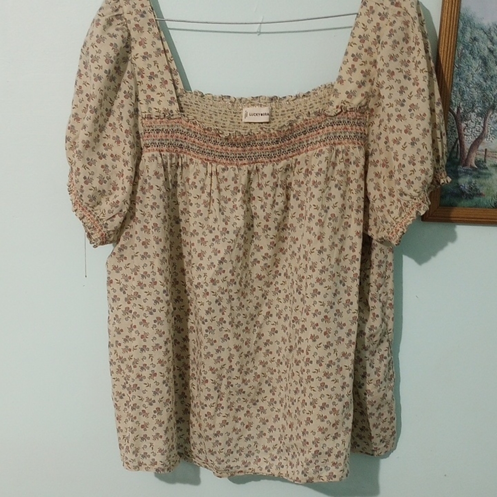 Lucky Brand Smocked Puff Sleeve Blouse in Tan and White
